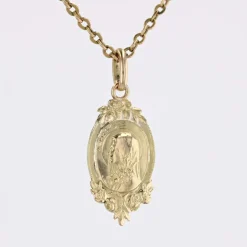 Pendentif ancien or jaune Sainte Thérèse