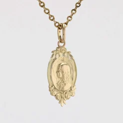 Pendentif ancien or jaune Sainte Thérèse