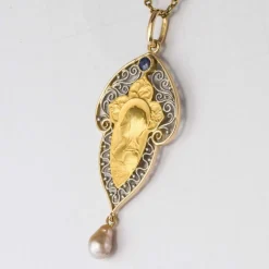 Pendentif ancien Vierge saphir perle fine