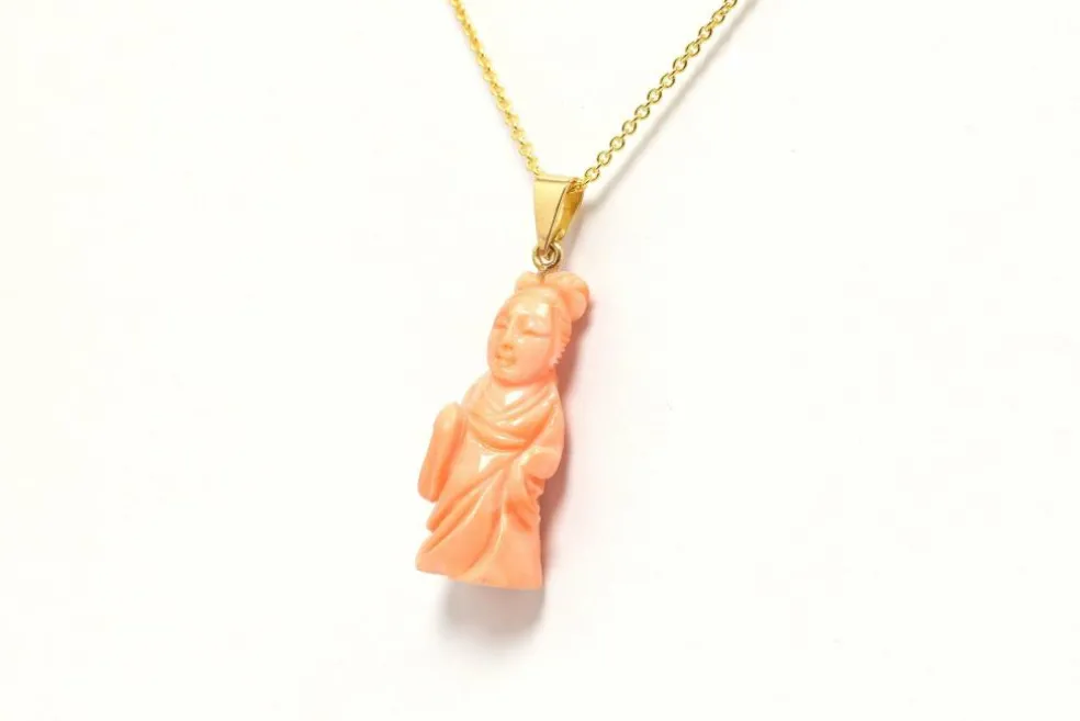Pendentif années 70 or jaune et corail