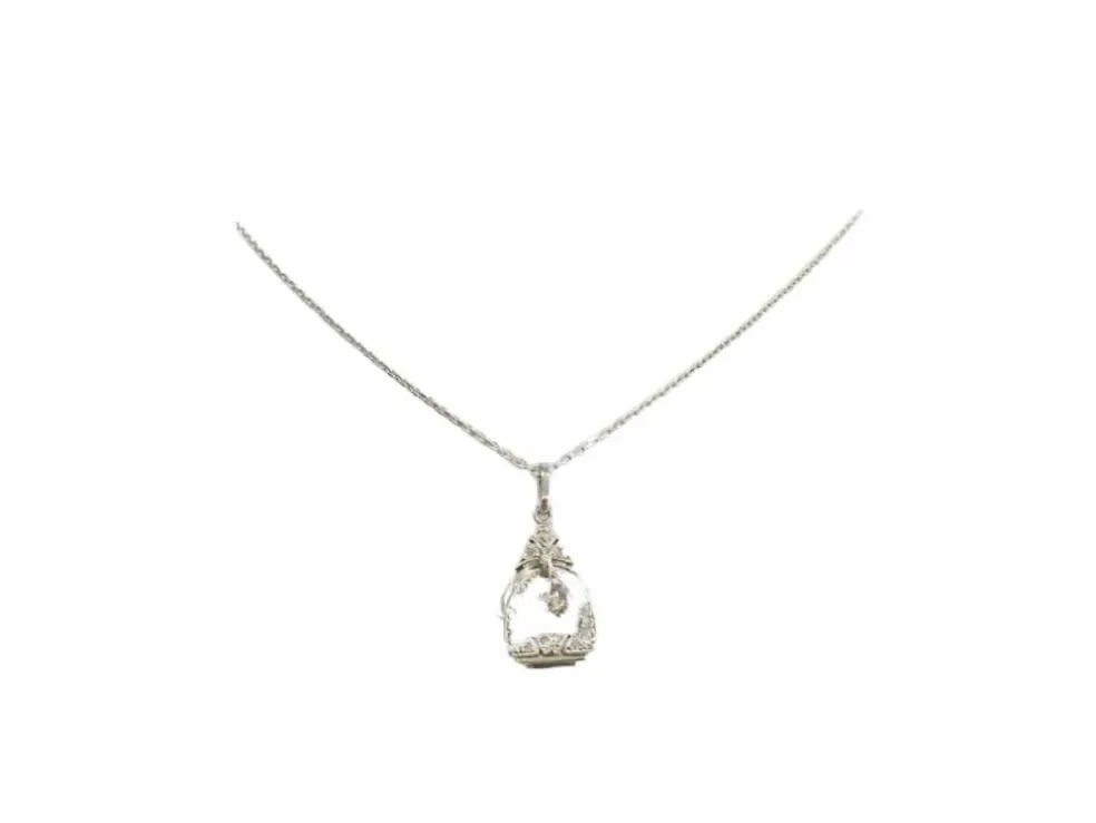 Pendentif art déco des années 30 en or blanc et diamants