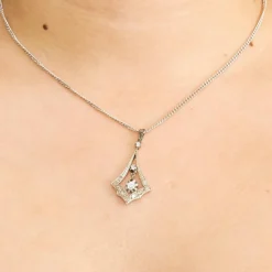 Pendentif Art déco, platine et diamants