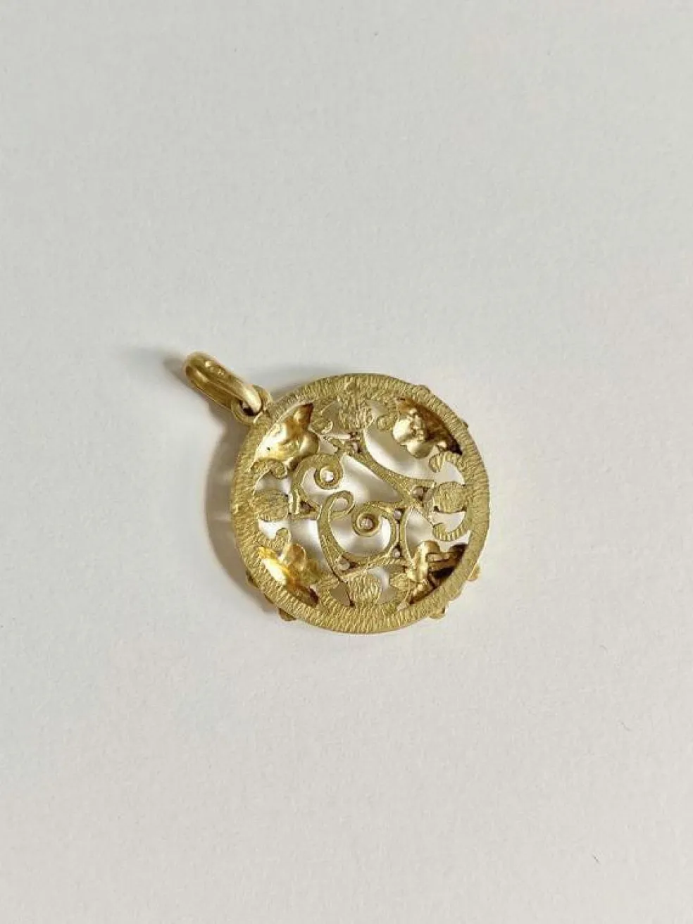 Pendentif Art Nouveau porte bonheur "13" en or