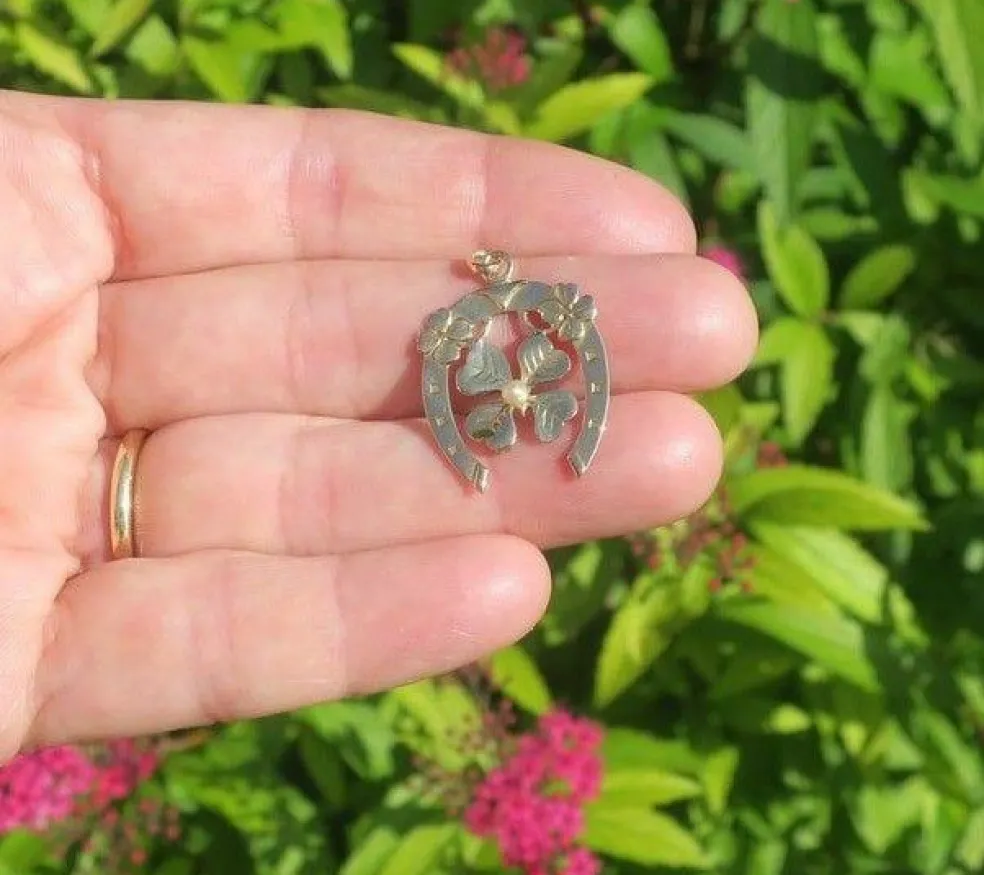 Pendentif Art Nouveau porte-bonheur