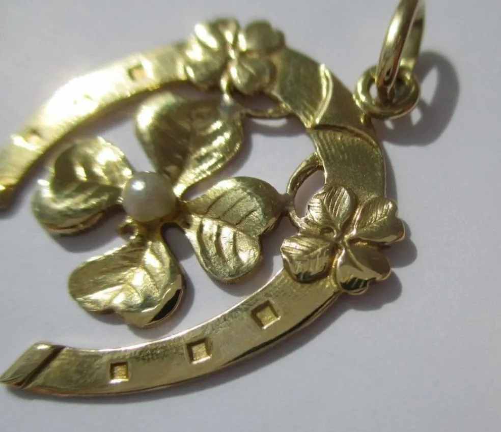 Pendentif Art Nouveau porte-bonheur