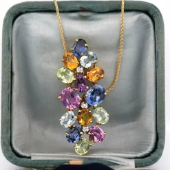 PENDENTIF avec COLLIER en OR JAUNE 18 KT - SIGNÉ ''TREA''