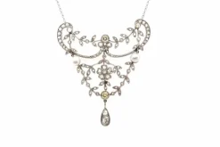 Pendentif Belle Epoque diamants et perles fines