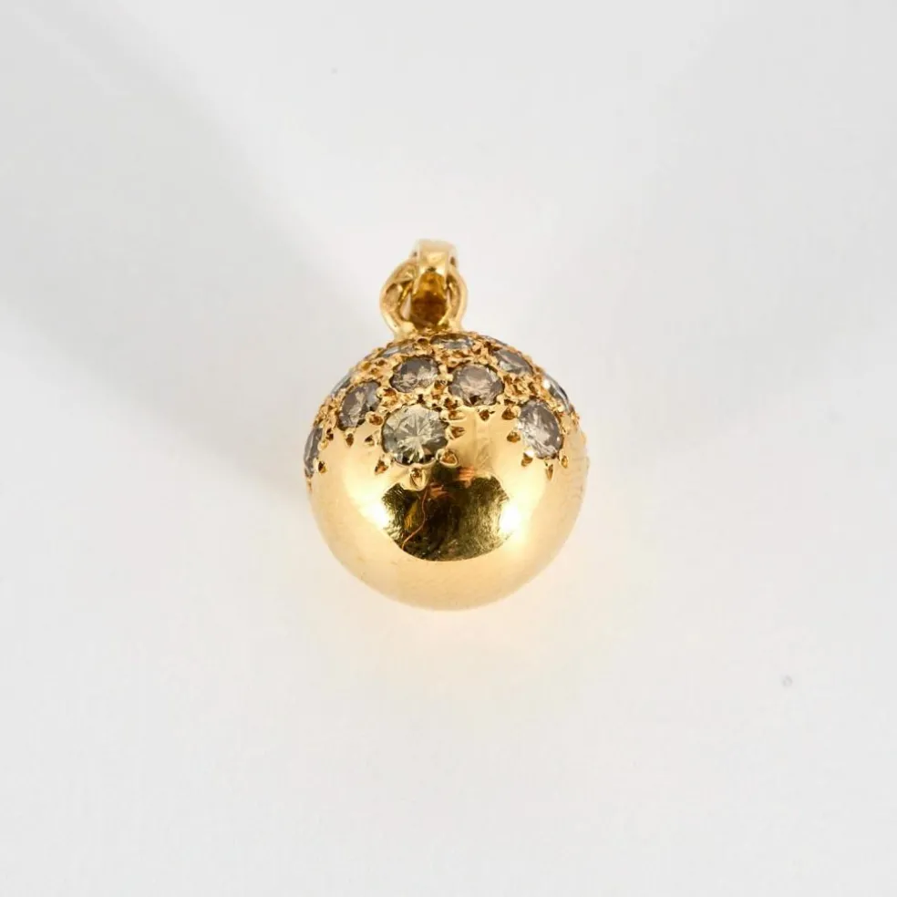 Pendentif "boule" en or jaune sertie de diamants