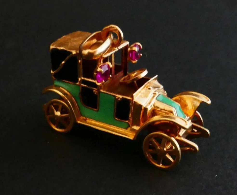Pendentif Breloque Voiture émaillée, Or