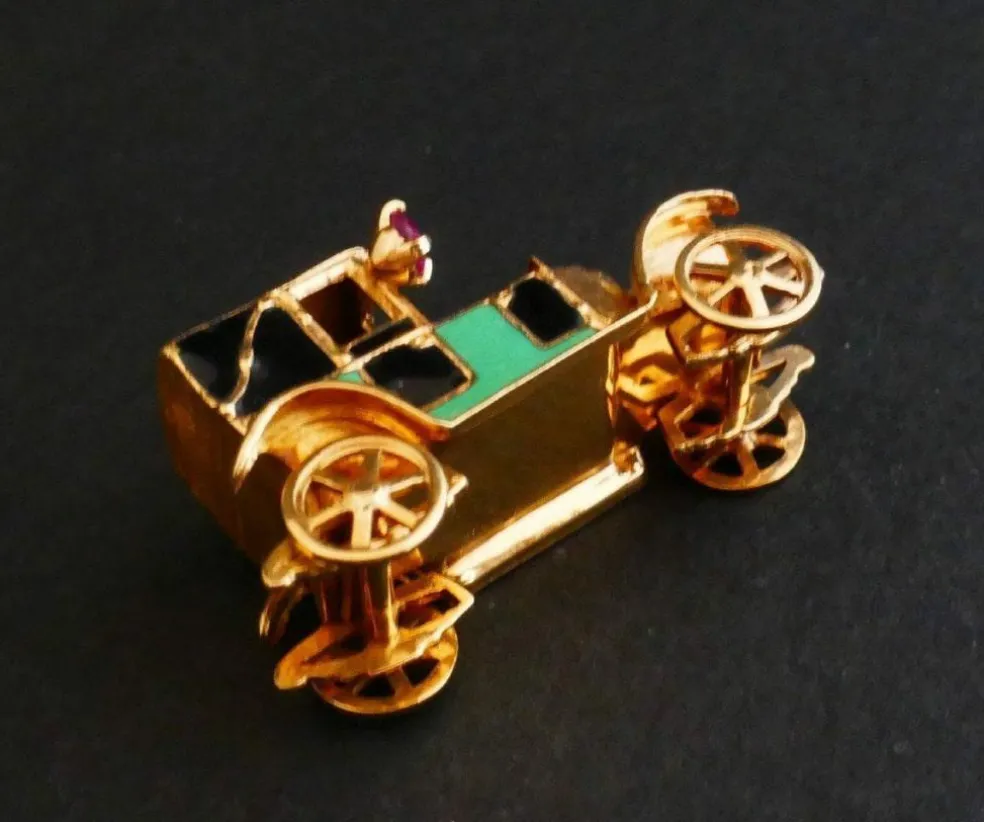 Pendentif Breloque Voiture émaillée, Or