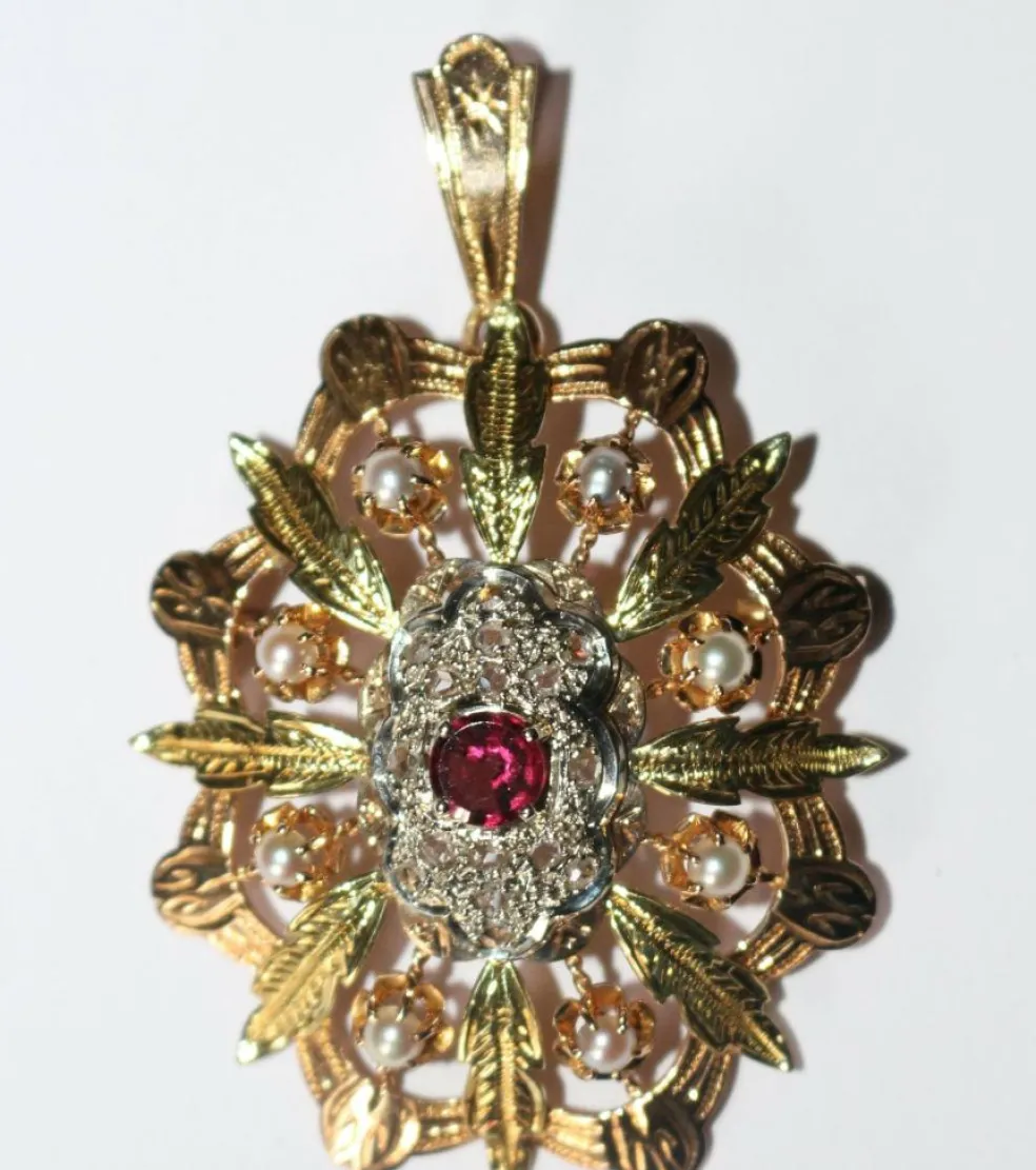 Pendentif Broche Napoléon III trois ors diamants grenat