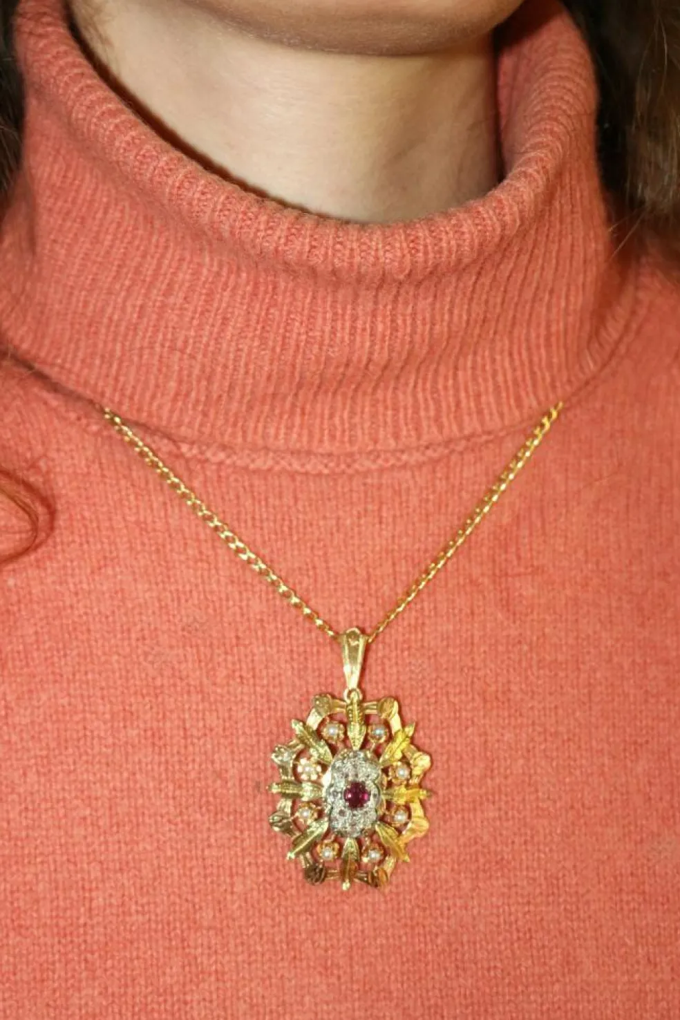 Pendentif Broche Napoléon III trois ors diamants grenat