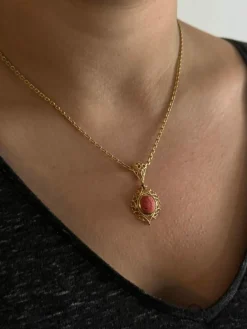 Pendentif Camée or et corail