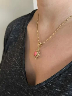 Pendentif Camée or et corail