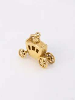 Pendentif charms carrosse vintage or jaune
