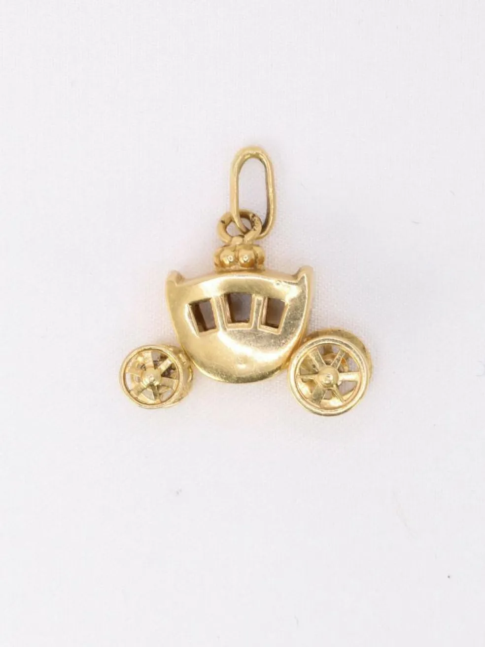 Pendentif charms carrosse vintage or jaune