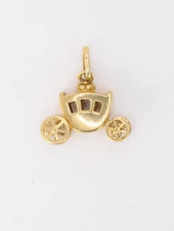 Pendentif charms carrosse vintage or jaune
