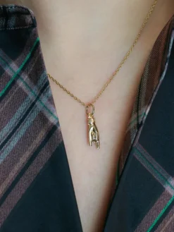 Pendentif Charms main signe des cornes or jaune