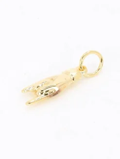 Pendentif Charms main signe des cornes or jaune