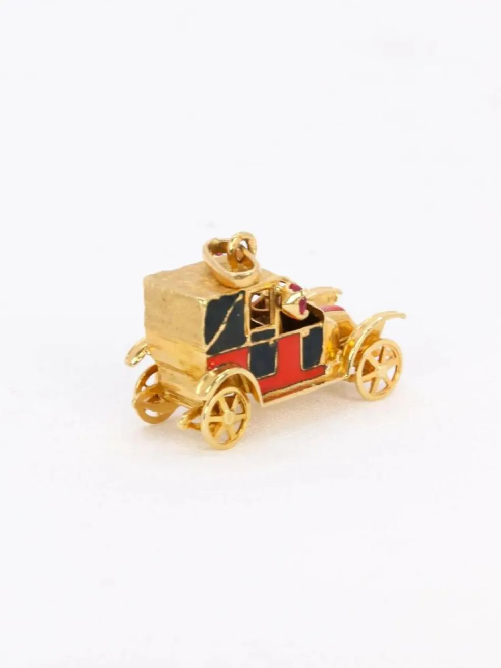 Pendentif charms vintage voiture ancienne or jaune rubis email