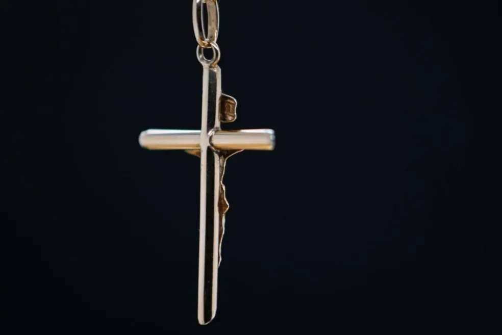 Pendentif Christ en Croix en or 18 carats