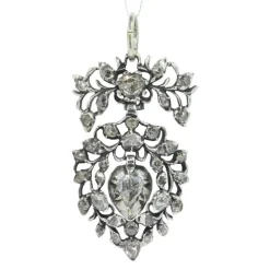 Pendentif coeur diamant