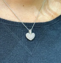 Pendentif coeur en or blanc 18 carats et diamants