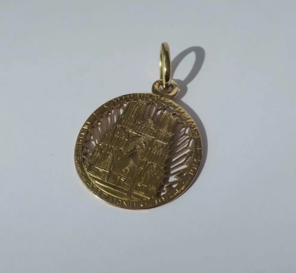 Pendentif commémoratif Cathédrale de Reims en or