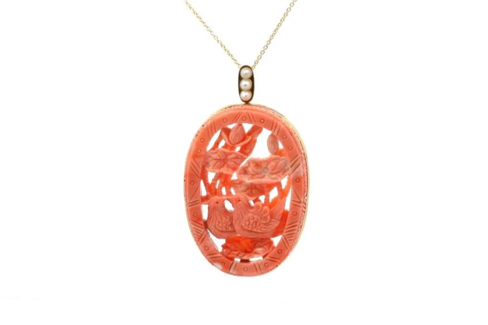 Pendentif corail et perles de culture en or