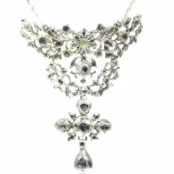 Pendentif croix avec diamants