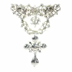 Pendentif croix avec diamants