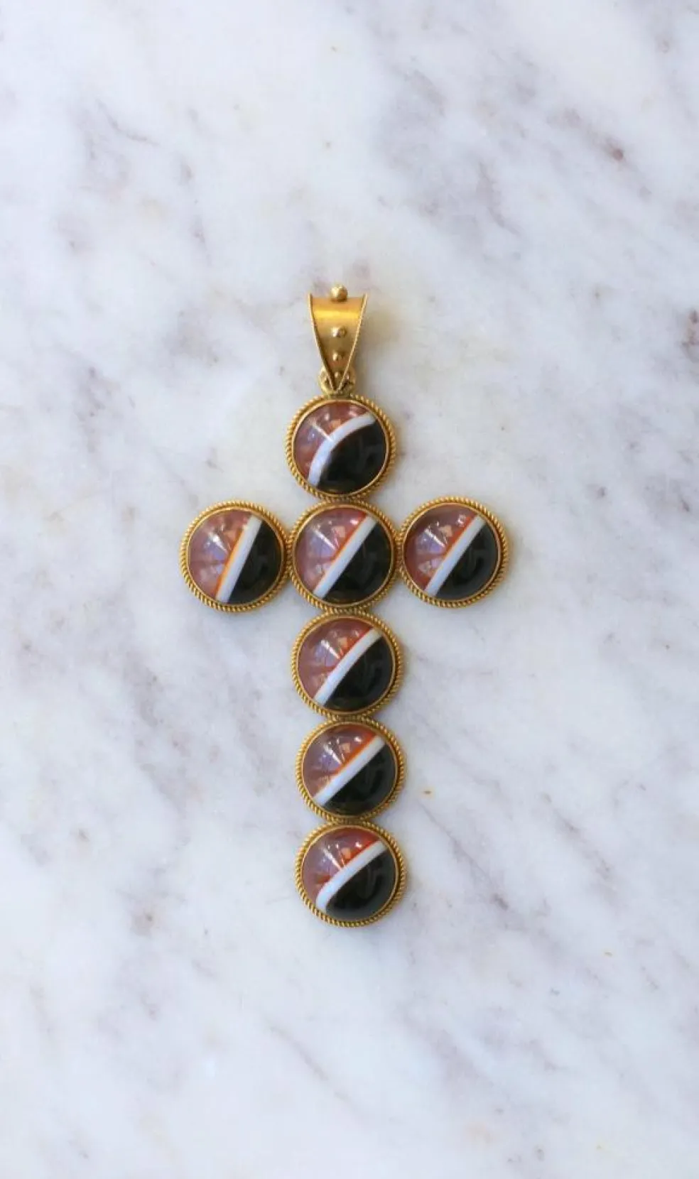 Pendentif Croix Cabochon d'Agate sur Or jaune