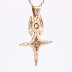 Pendentif croix d'Agadez or rose filigranée
