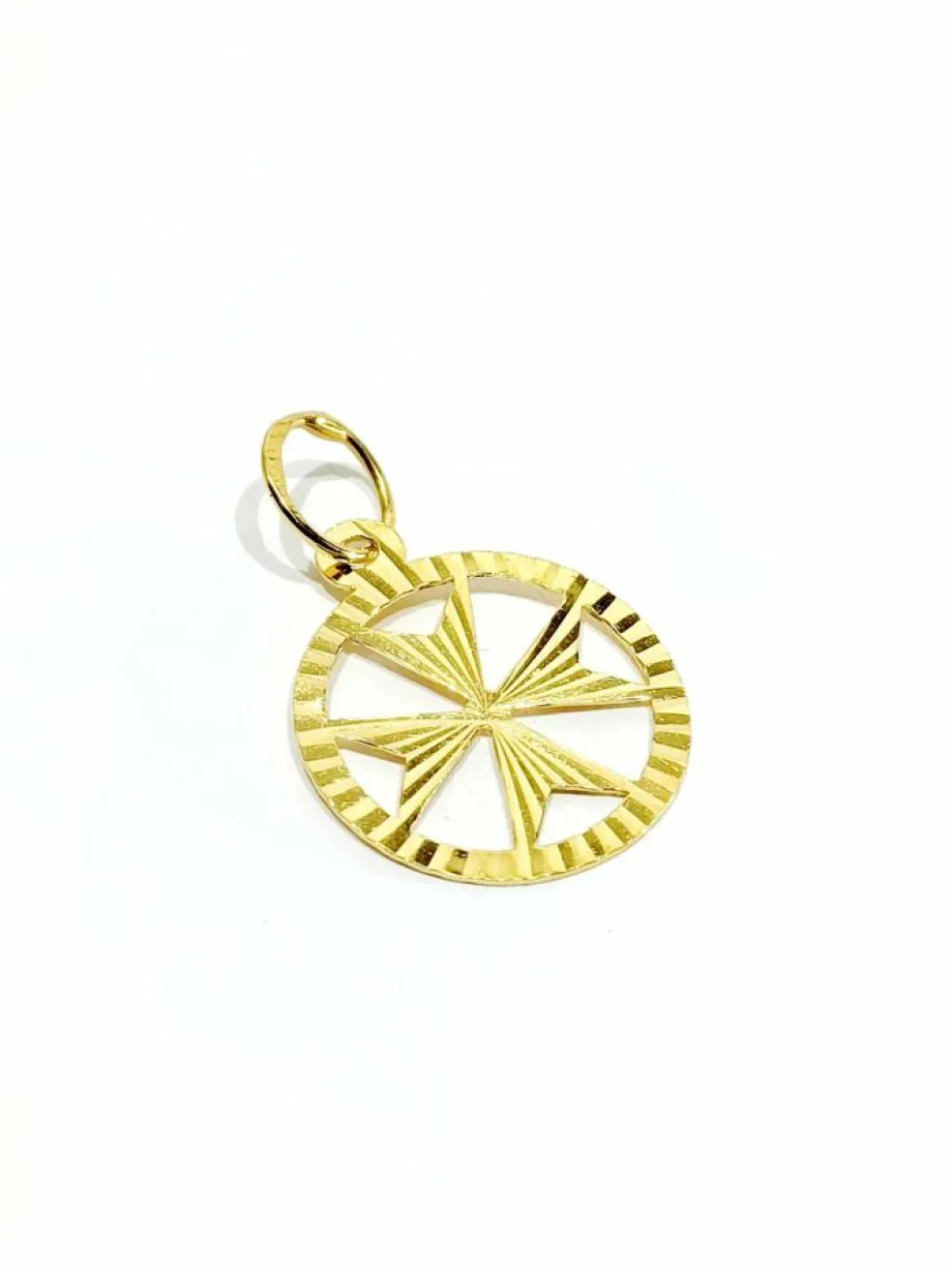 Pendentif Croix de Malte or jaune