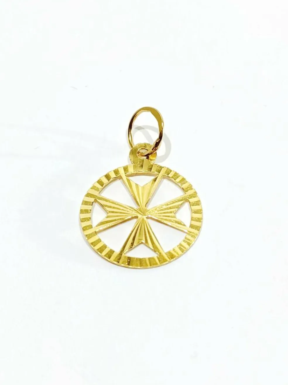 Pendentif Croix de Malte or jaune