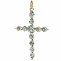 Pendentif croix en diamant avec diamants