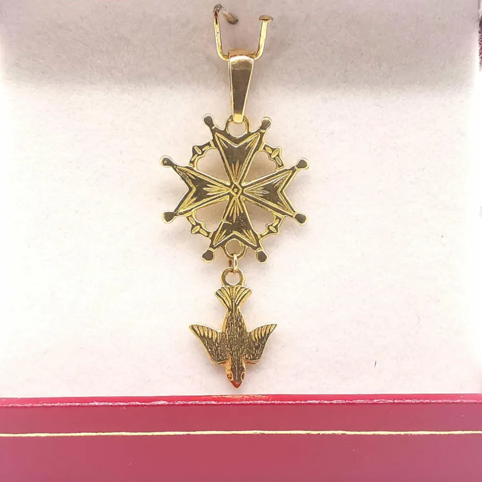 Pendentif croix en or