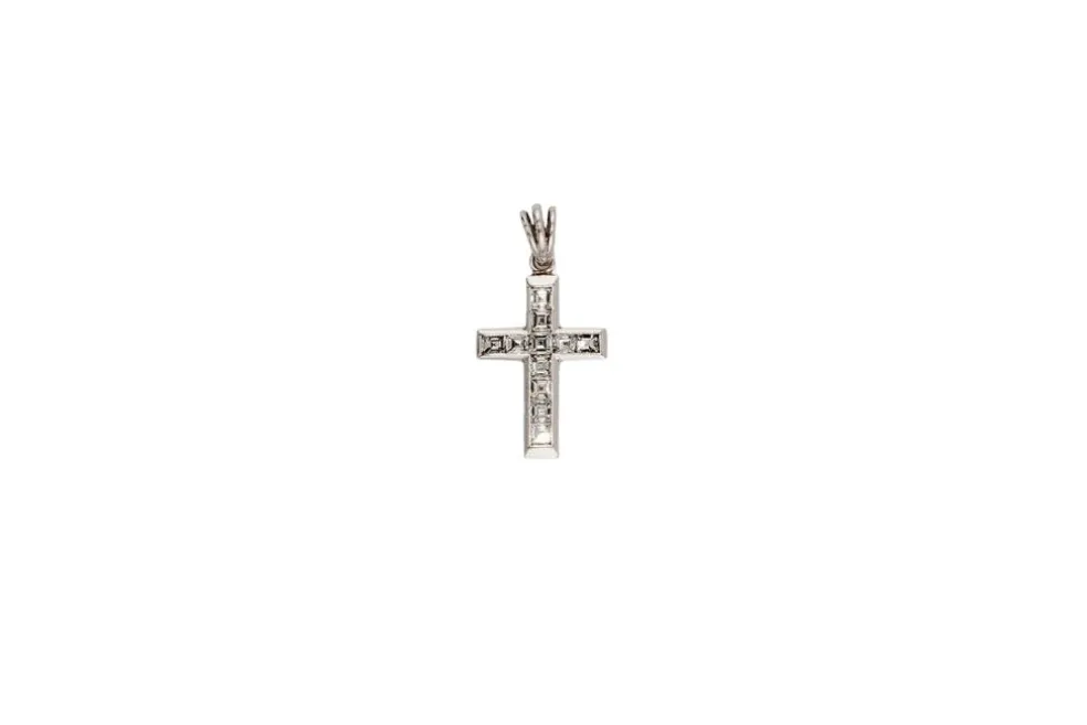 Pendentif croix en or blanc et diamants