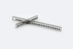 Pendentif croix en or blanc avec diamants