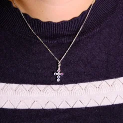 Pendentif Croix en or gris