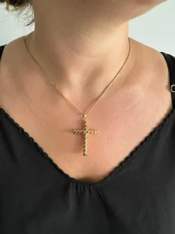 Pendentif croix en or jaune