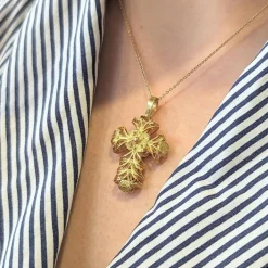 Pendentif Croix en Or jaune