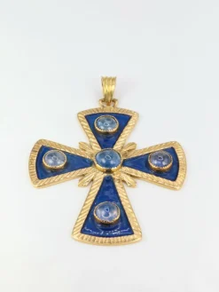 Pendentif croix en or, émail et saphirs