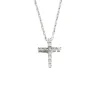 Pendentif croix or blanc et diamants, et chaine