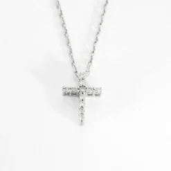 Pendentif croix or blanc et diamants, et chaine