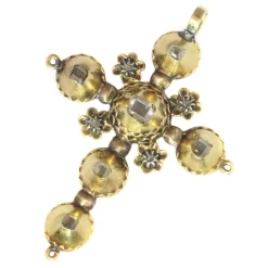 Pendentif croix, or et diamants
