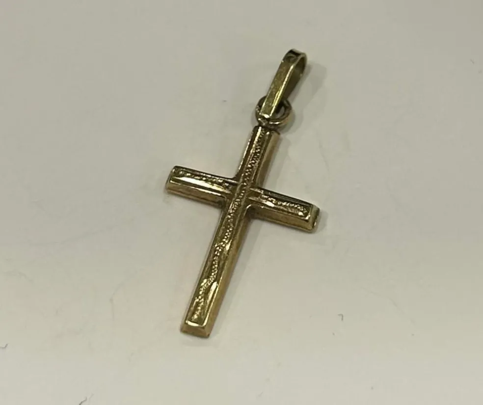 Pendentif croix or jaune