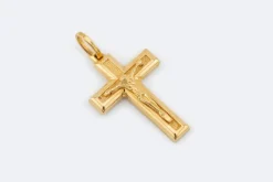 Pendentif crucifix en or jaune
