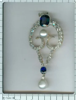 Pendentif diamant, perles naturelles, saphirs
