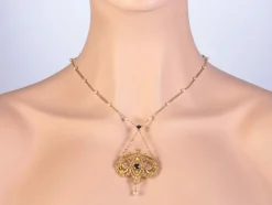 Pendentif, diamants, saphirs, perles